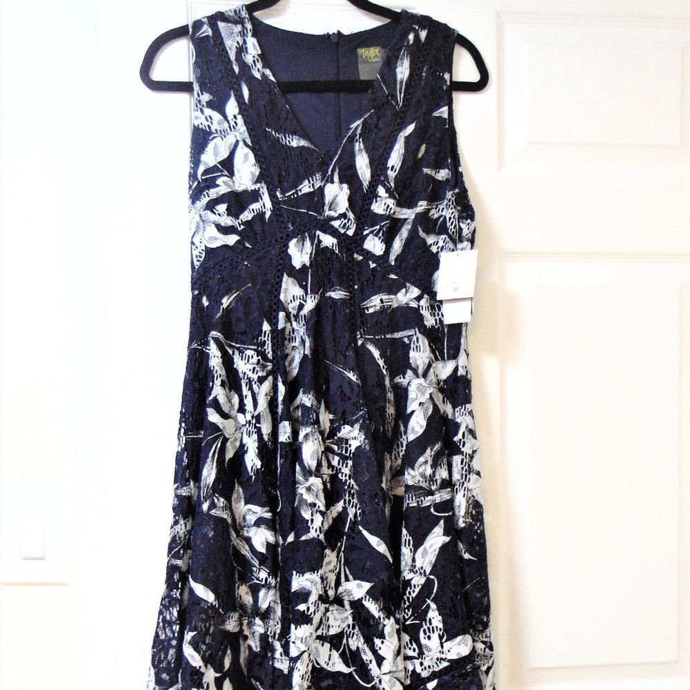 Taylor Petite SL V NECK LACE MIDI Navy 6-P